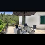 Villa Skinilla With Mountain View