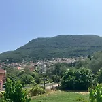Villa Skinilla With Mountain View