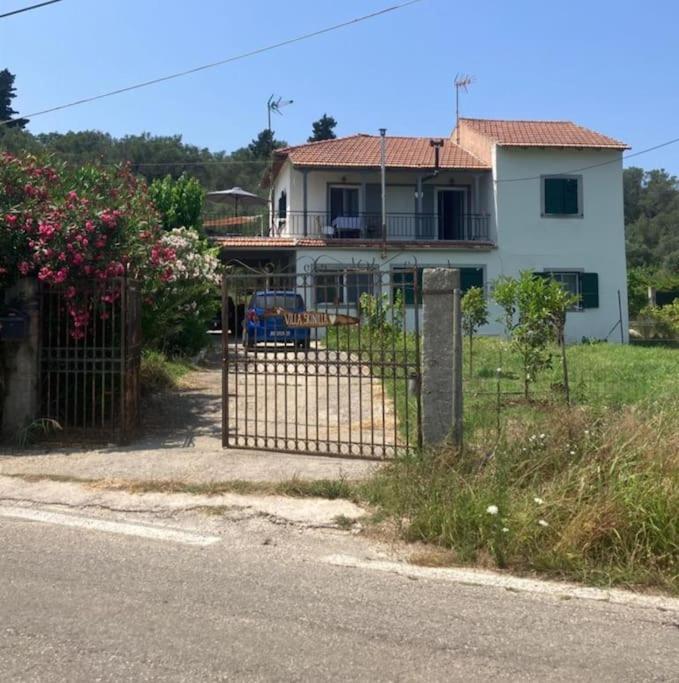 Skinilla With Mountain View Apartment *